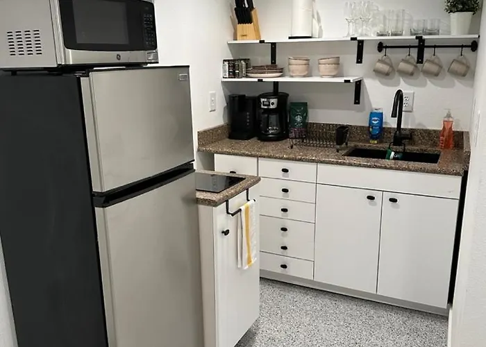 Apartment Basement Bliss: Cozy Getaway Cheyenne